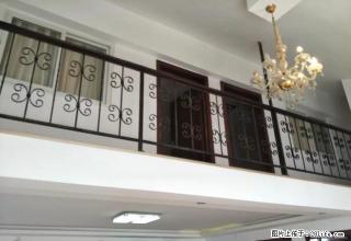 陡街复式楼 2室1厅 精装带家具家电 停车方便 底价急租 - 昭通28生活网 zt.28life.net